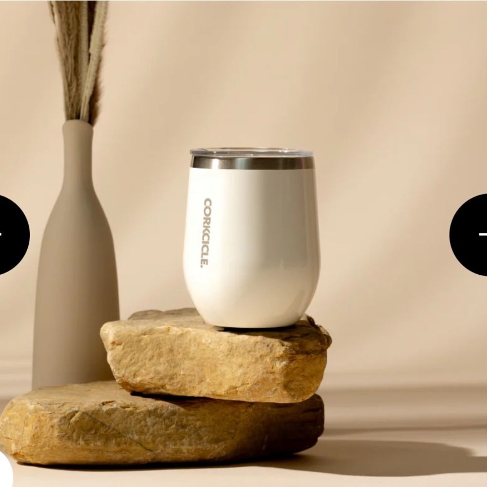 Corkcicle CLASSIC STEMLESS INSULATED WINE TUMBLER in Oat Milk